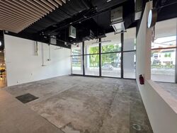Middle Road (D7), Retail #592943351